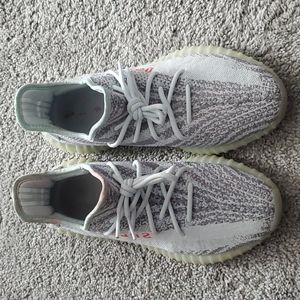 MISMATCHED Yeezy 350 V2 Blue Tint.
